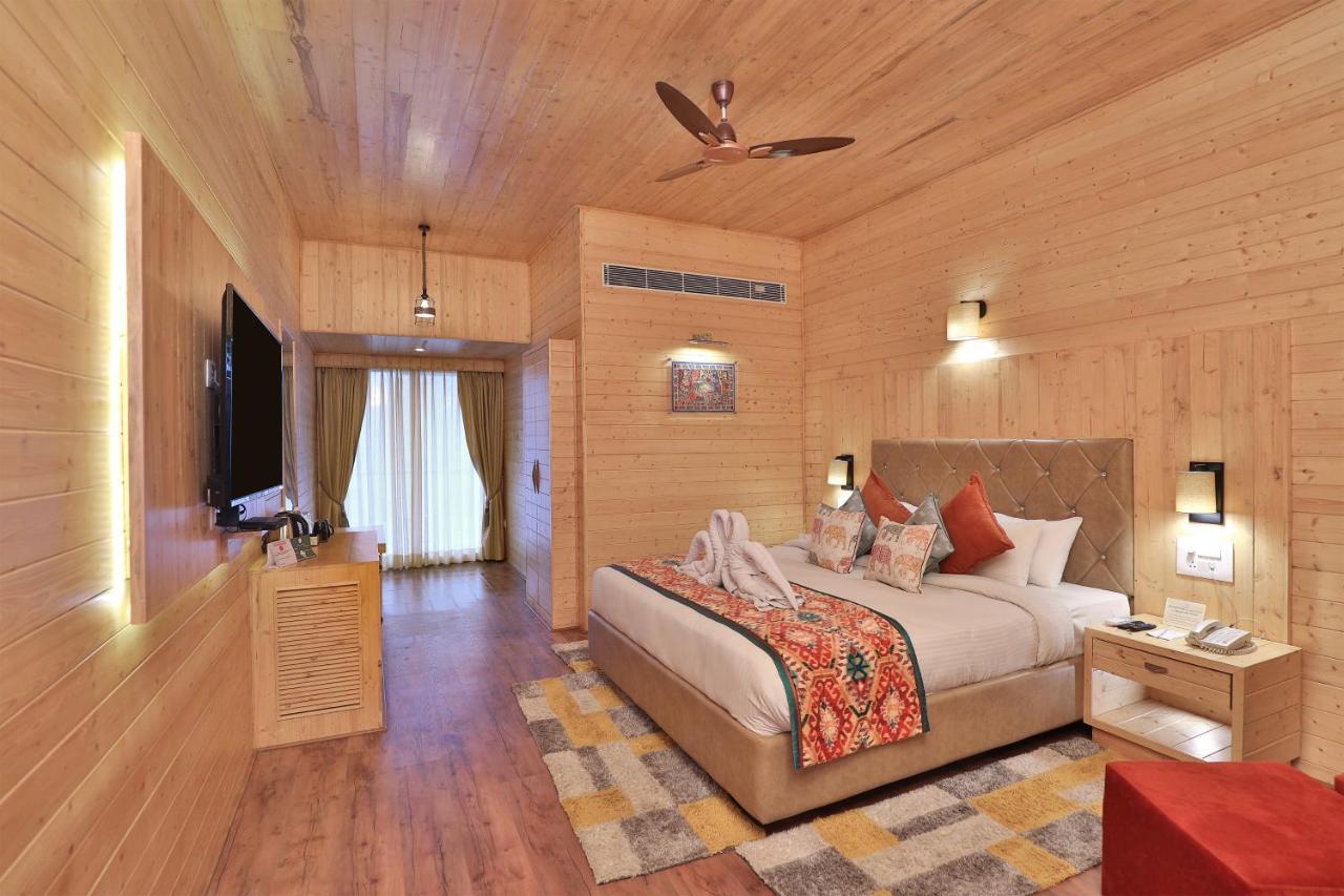 Bamboo Saa Resort & Spa - Ουνταϊπούρ Εξωτερικό φωτογραφία