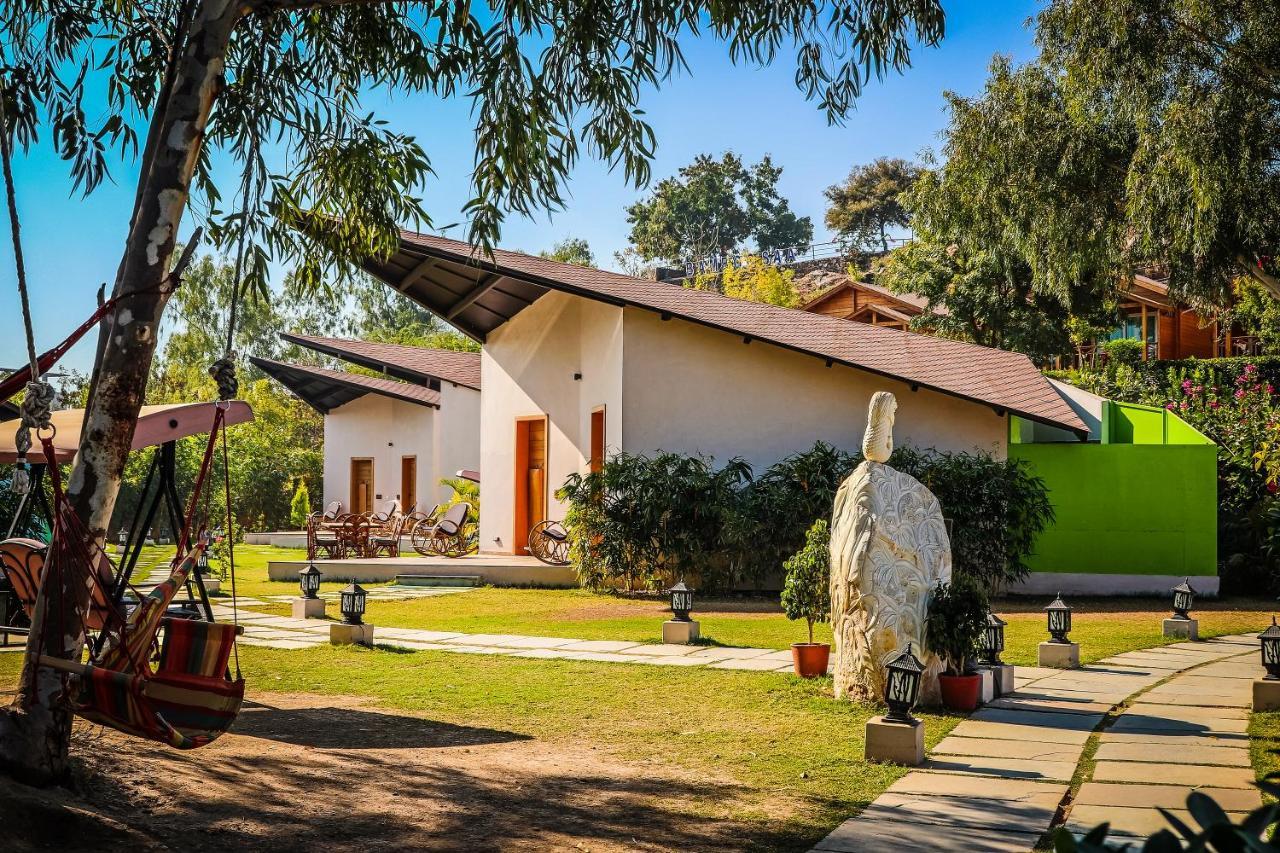Bamboo Saa Resort & Spa - Ουνταϊπούρ Εξωτερικό φωτογραφία