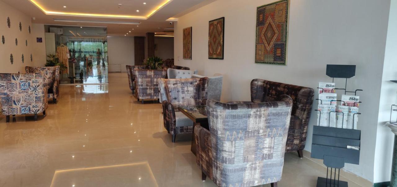 Bamboo Saa Resort & Spa - Ουνταϊπούρ Εξωτερικό φωτογραφία