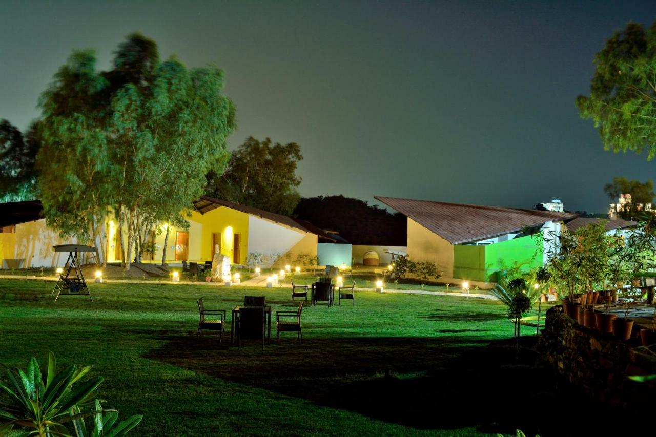 Bamboo Saa Resort & Spa - Ουνταϊπούρ Εξωτερικό φωτογραφία